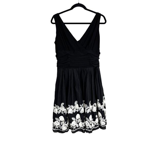 Whimsygoth Black Tulle Dress with White Floral Trim Women’s 14 Dark Romance - Picture 2 of 10